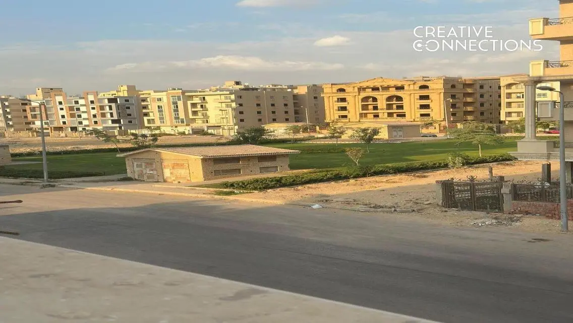 شقة فاخرة للبيع في موقع متميز
