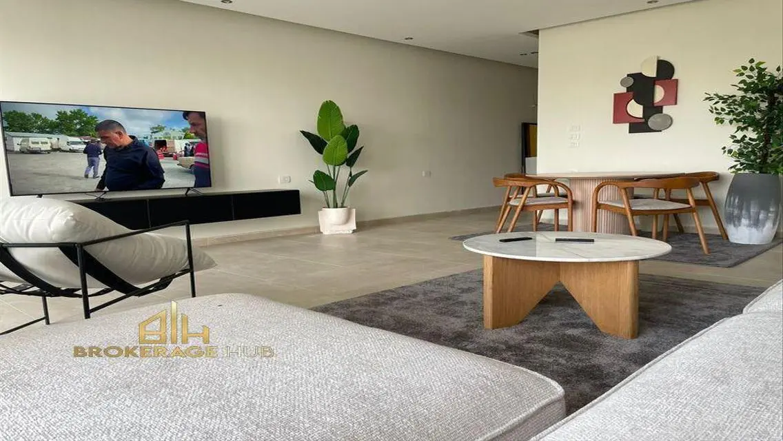 Luxury Lakeside Apartment at Residence 15