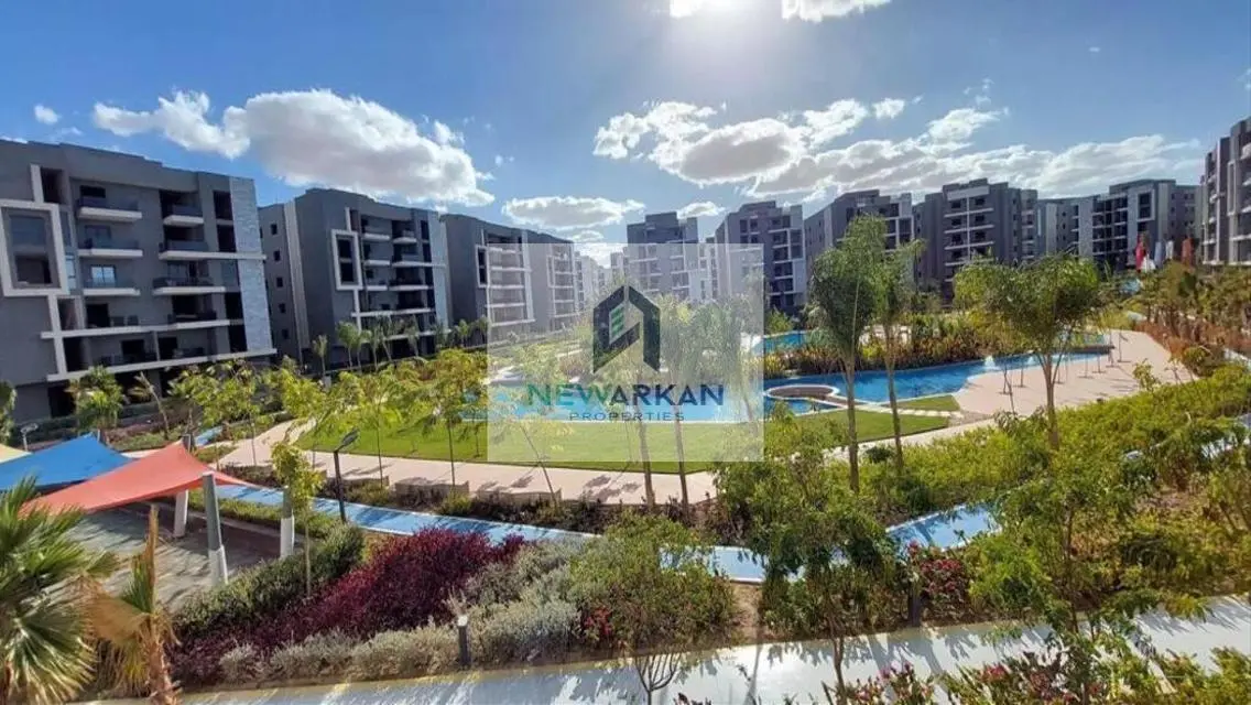 Luxury Apartment with Lake View