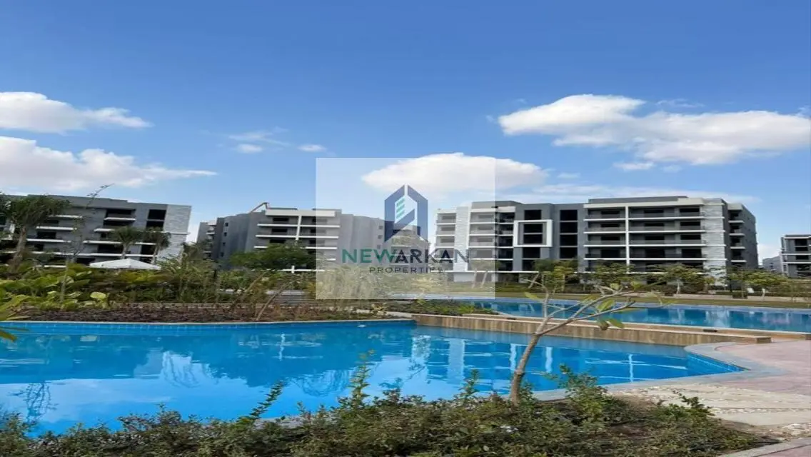 Luxury Apartment with Lake View