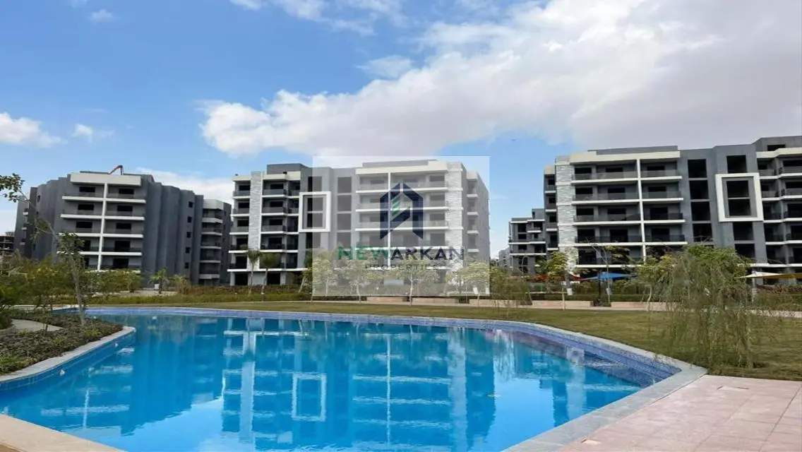 Luxury Apartment with Lake View