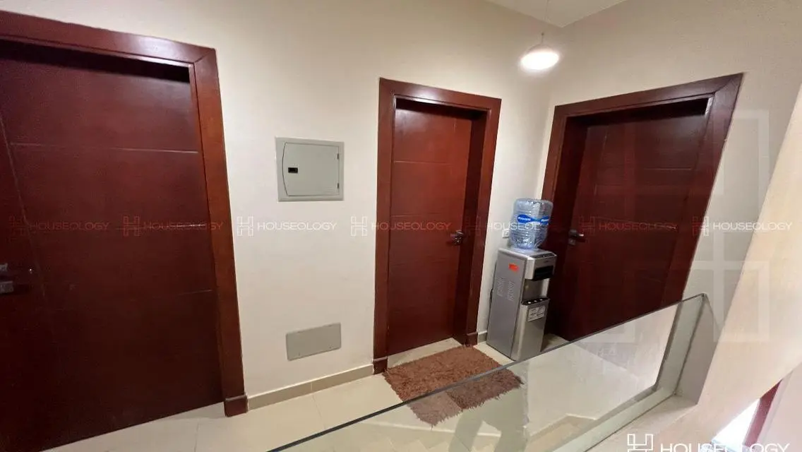 Luxury Villa for Sale with Spacious Design and Stunning View