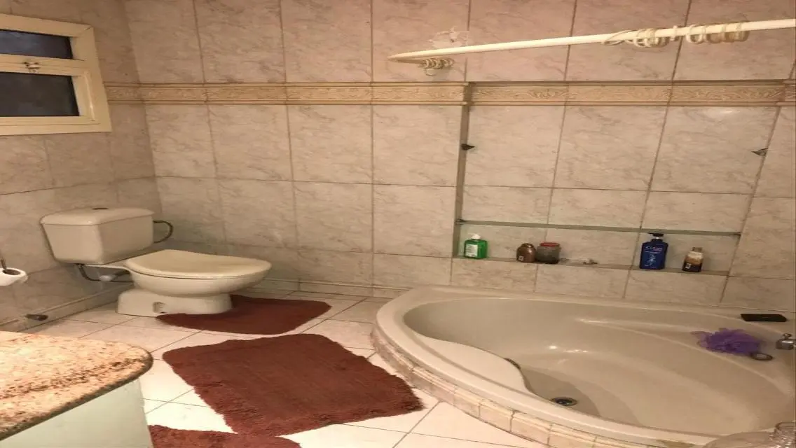 شقة فاخرة للإيجار في موقع متميز
