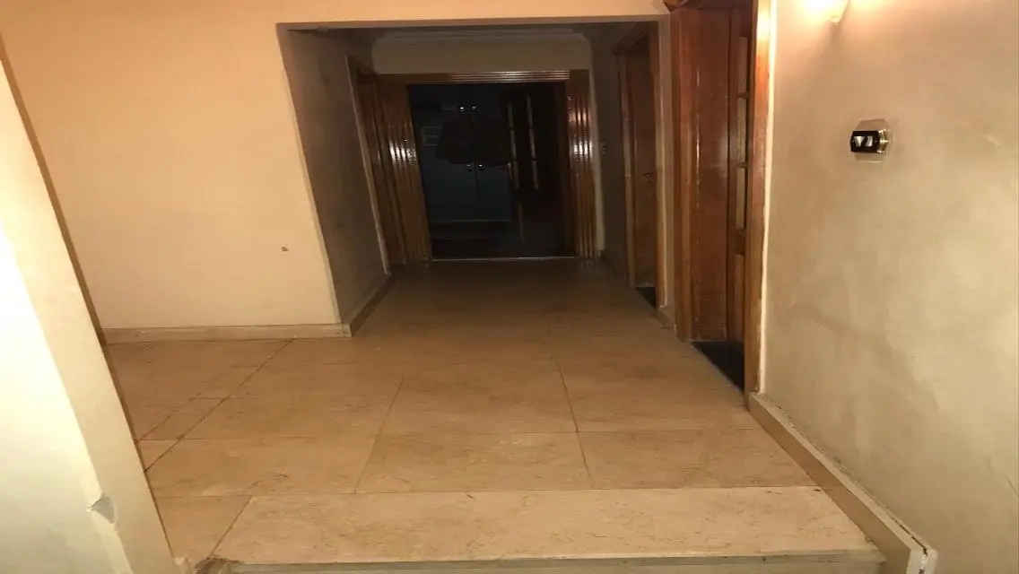 شقة فاخرة للإيجار في موقع متميز