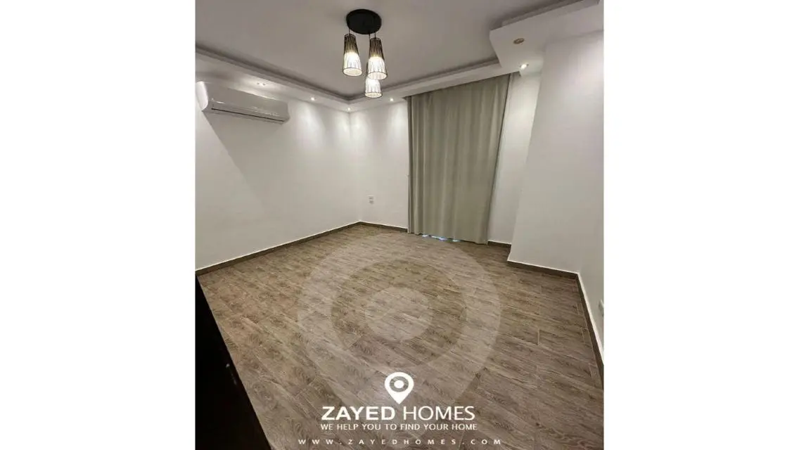 شقة سكنية فاخرة مع شرفة ونادي صحي