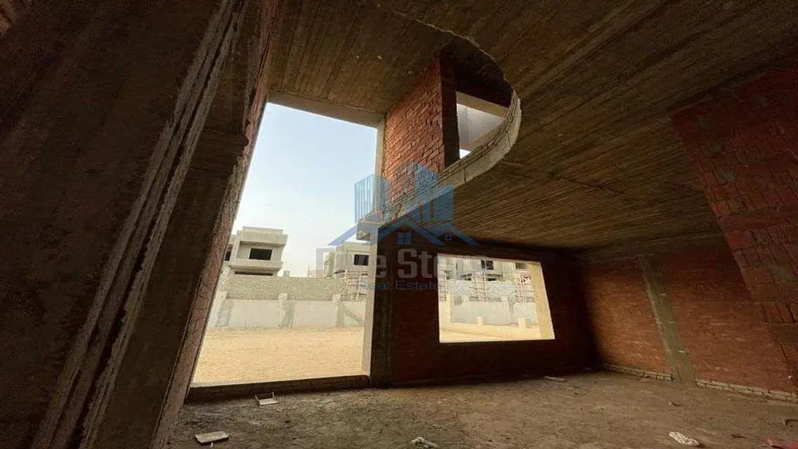 فيلا فاخرة مع مسبح خاص وحديقة في قلب المدينة