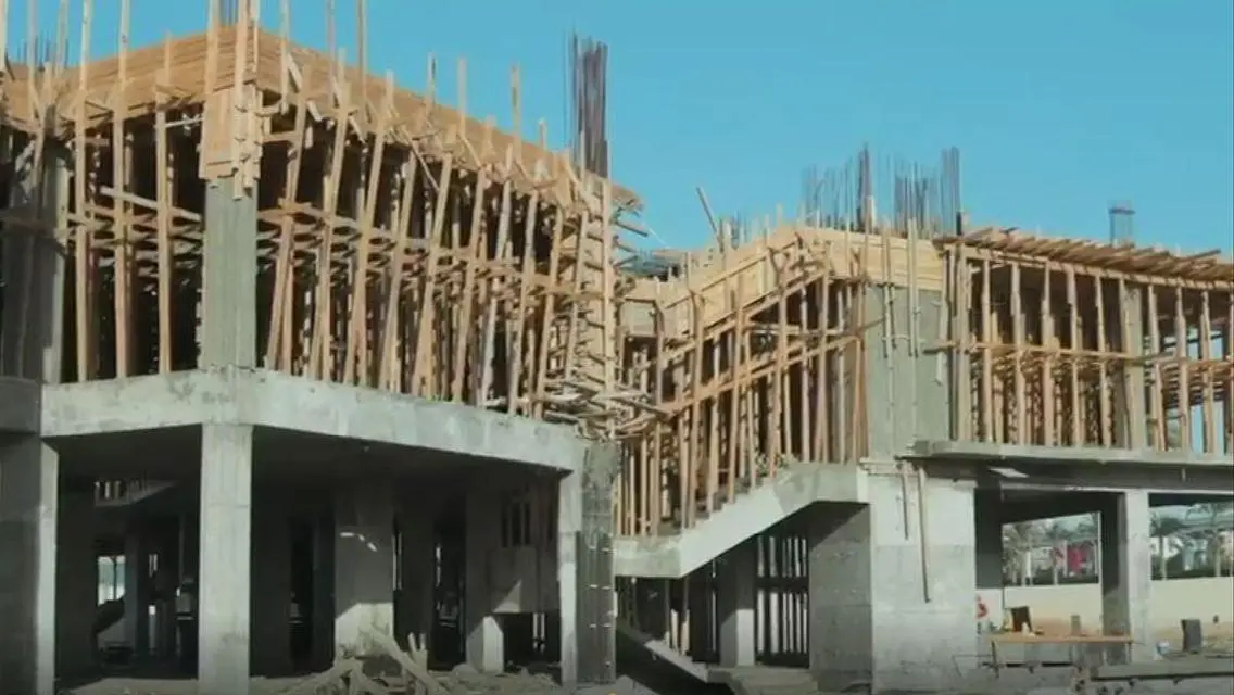 شقة فاخرة للبيع بمساحة واسعة ومرافق استثنائية