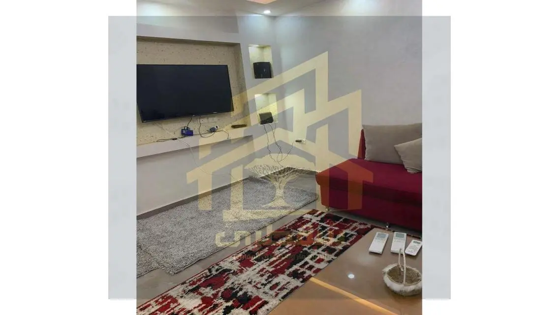 شقة مريحة للإيجار في قلب المدينة