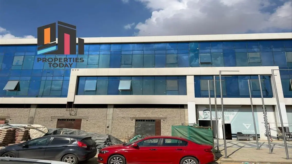 شقة فاخرة بمساحة -45-