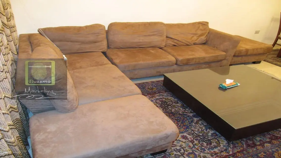 Luxurious Apartment with Study Room for Rent
