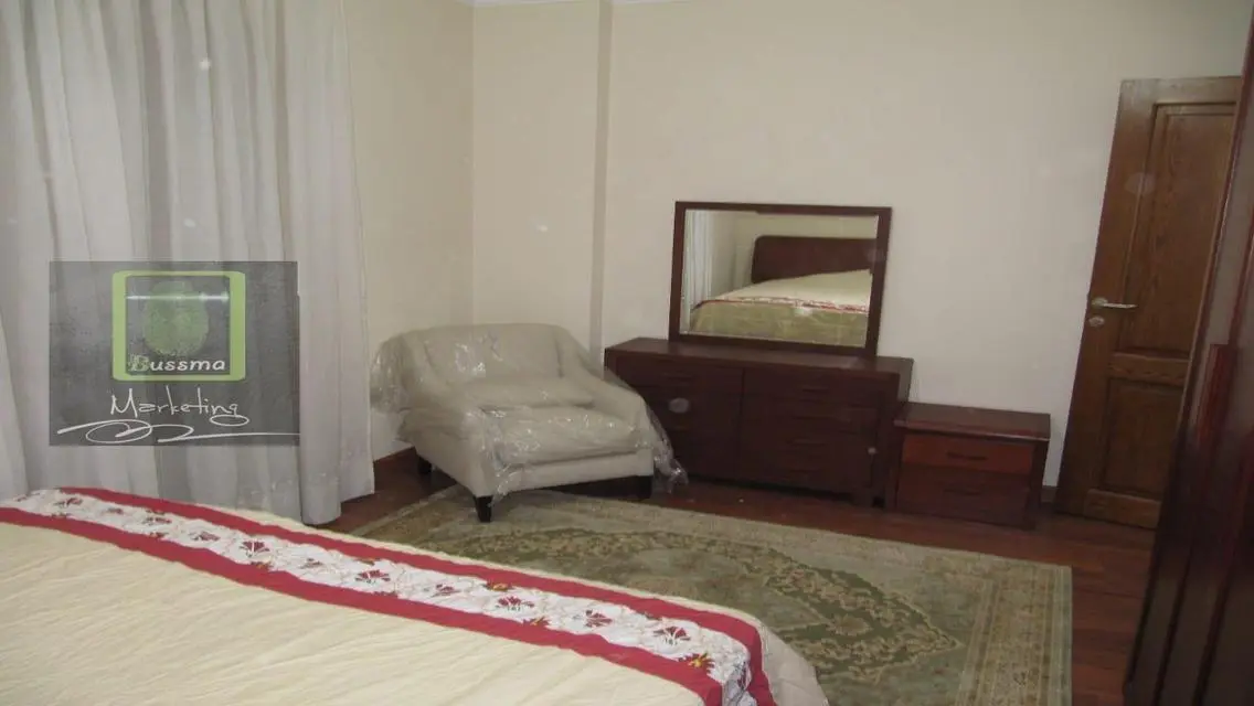 Luxurious Apartment with Study Room for Rent
