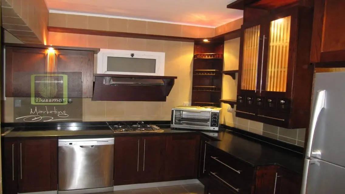 Luxurious Apartment with Study Room for Rent