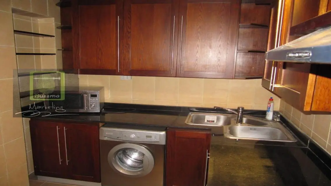 Luxurious Apartment with Study Room for Rent
