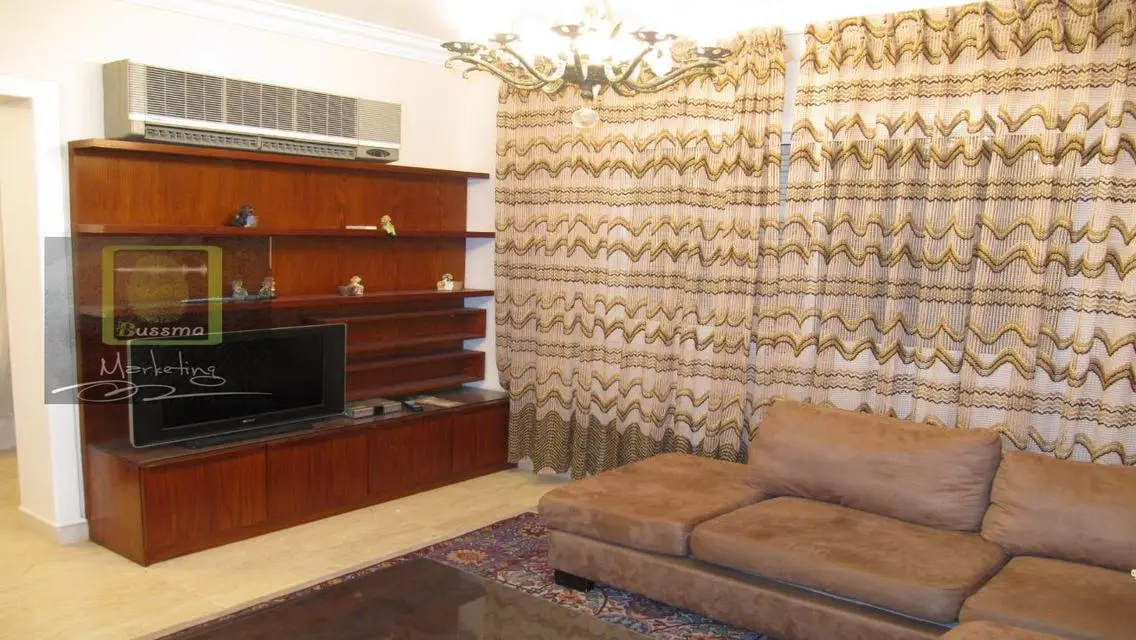 Luxurious Apartment with Study Room for Rent