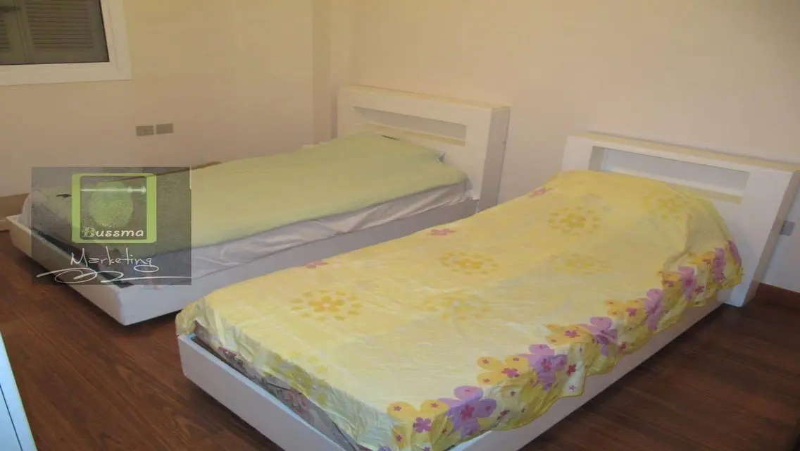 Luxurious Apartment with Study Room for Rent