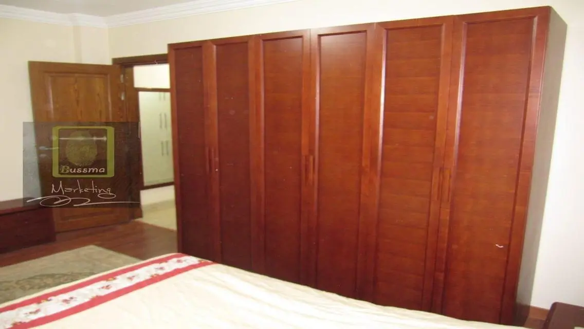 Luxurious Apartment with Study Room for Rent