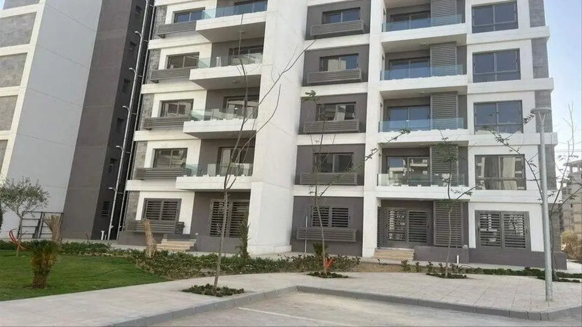 شقة فاخرة للبيع بمساحة واسعة