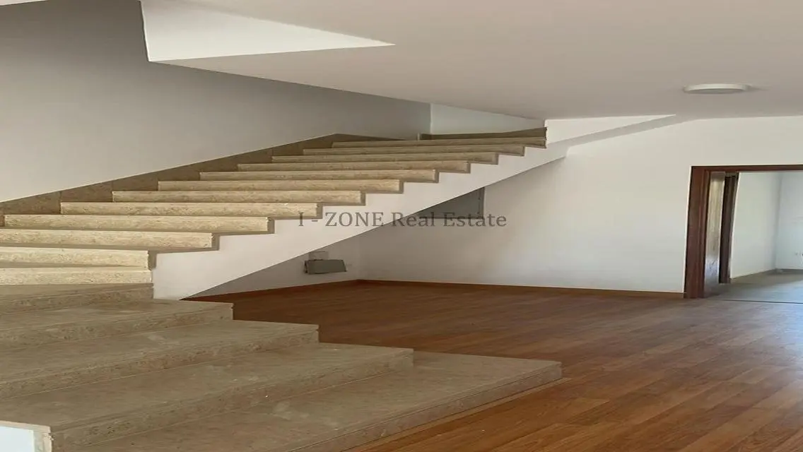 Luxurious Home with Premium Features in I-Zone