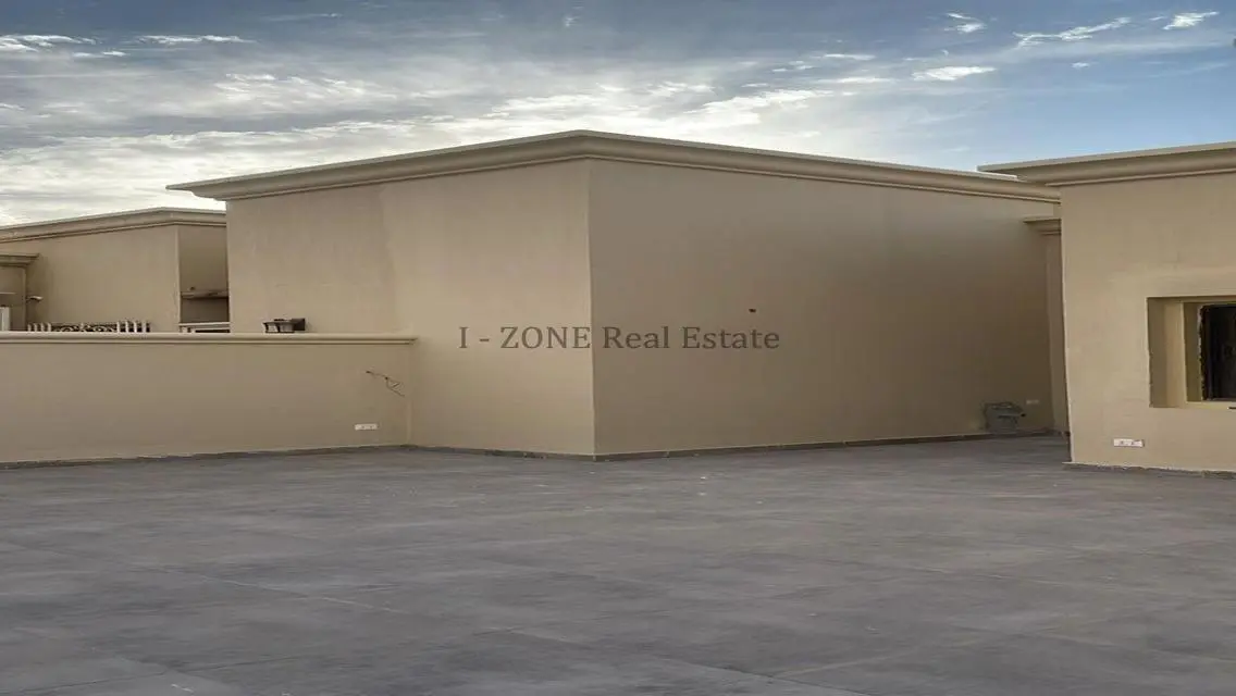 Luxurious Home with Premium Features in I-Zone