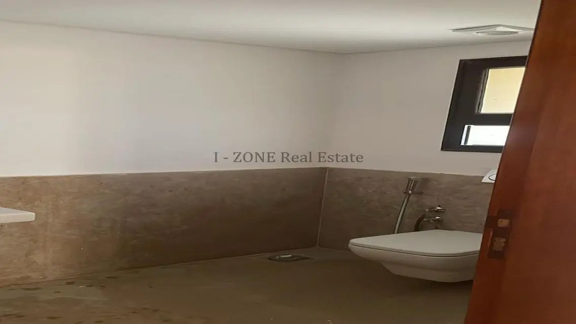 Luxurious Home with Premium Features in I-Zone