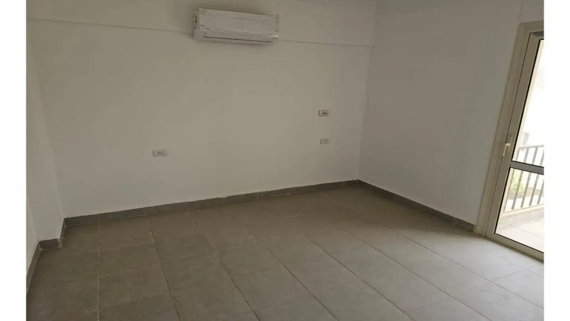 عقار متميز للإيجار بمساحة 165 متر