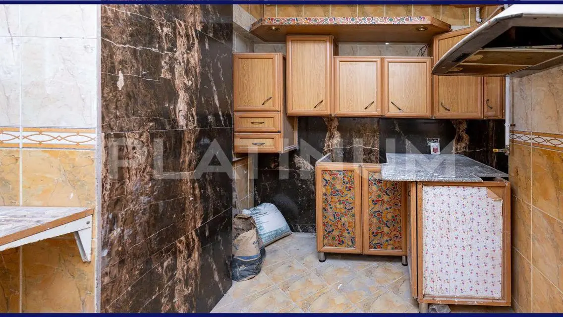 وحدة بعمارة حديثة بجوار البحيرات