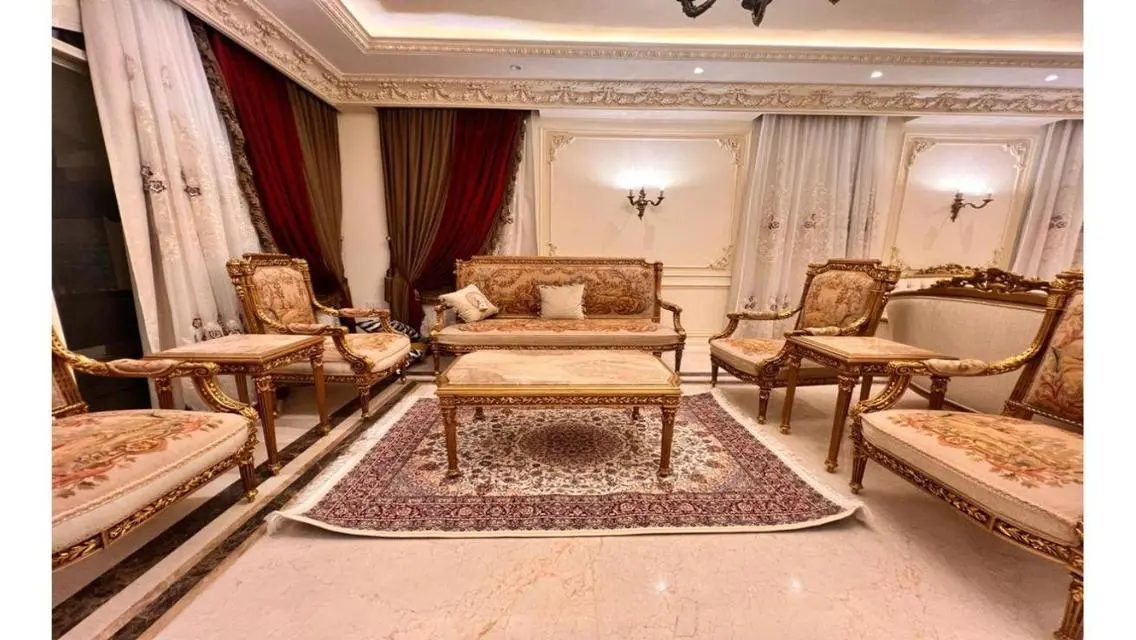 Luxury Villa with Private Garden and Pool