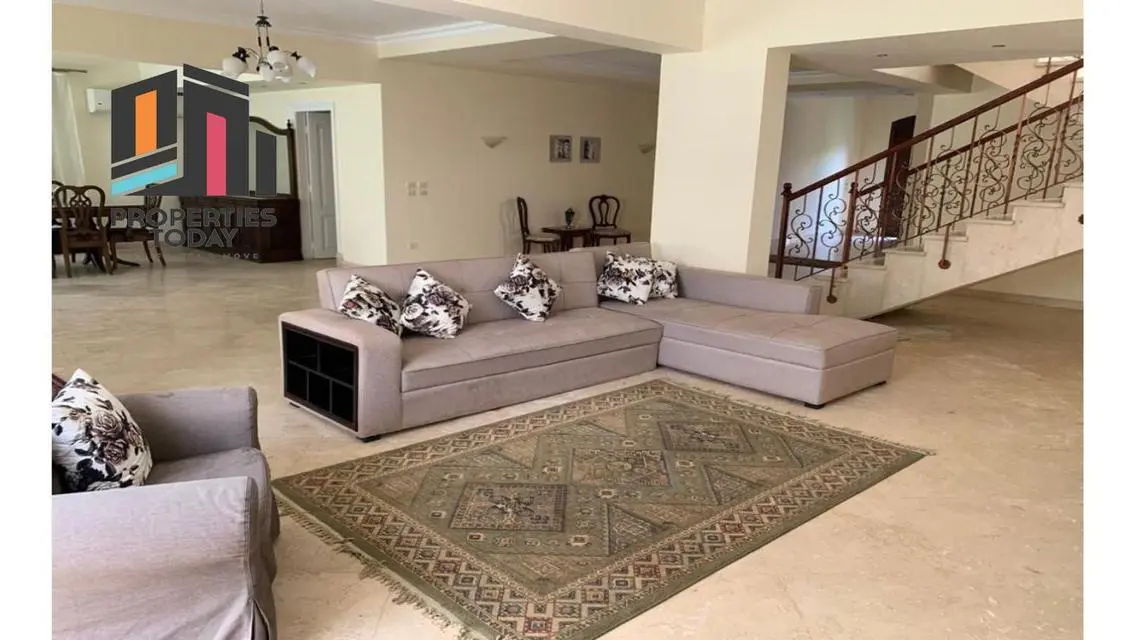منزل فسيح مع حديقة خاصة ومسبح