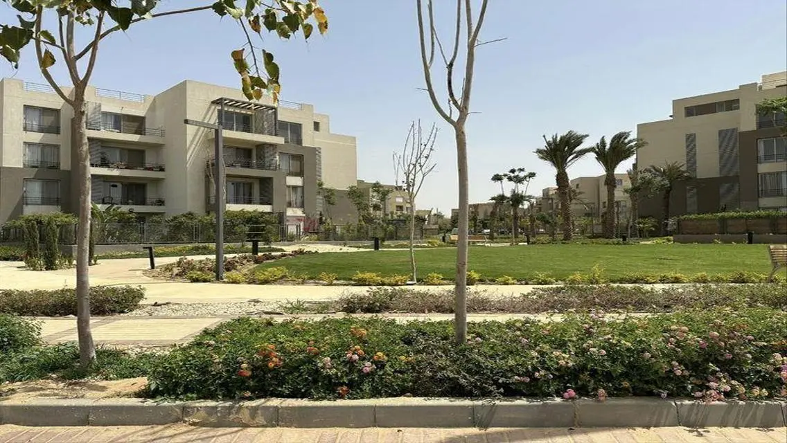 Luxurious Villa with Spacious Design and Complete Amenities in the Heart of the City
