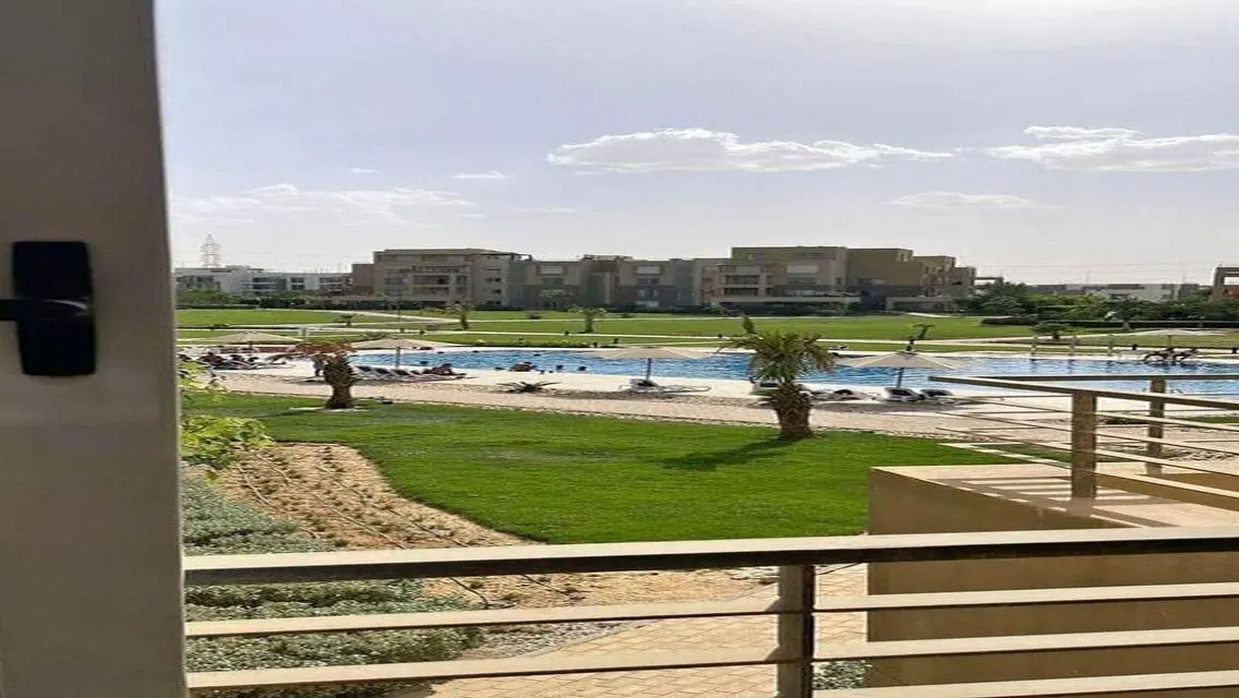 Luxurious Villa with Spacious Design and Complete Amenities in the Heart of the City