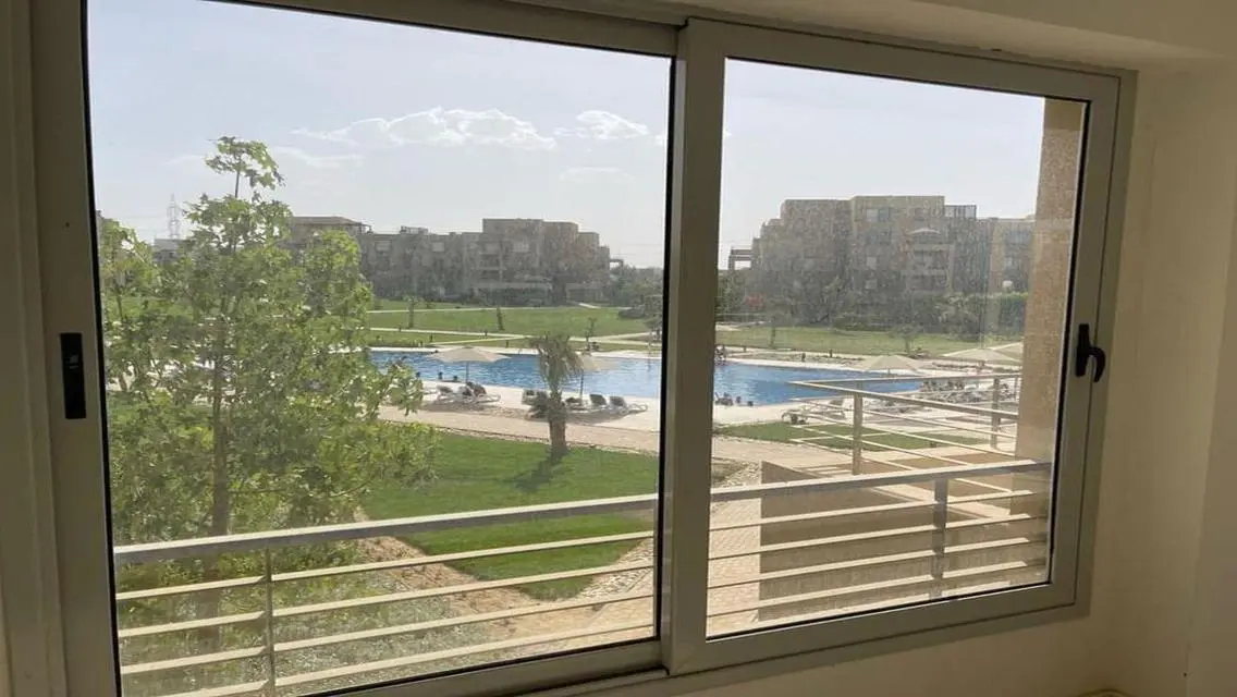Luxurious Villa with Spacious Design and Complete Amenities in the Heart of the City