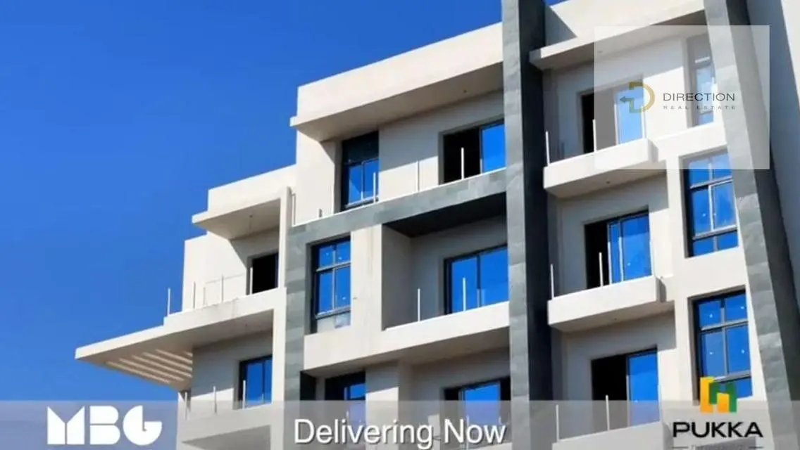Stylish 30 Square Meter Apartment with Double Height Windows