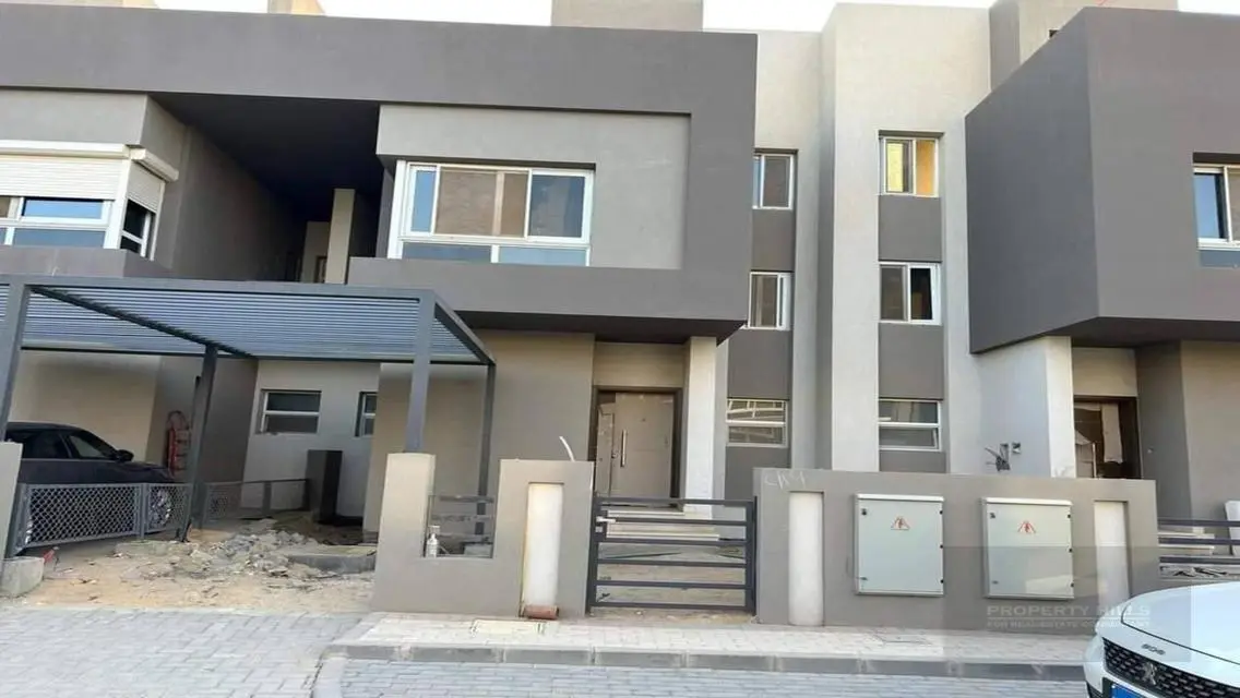 Luxurious Home with Terrace and Private Garden
