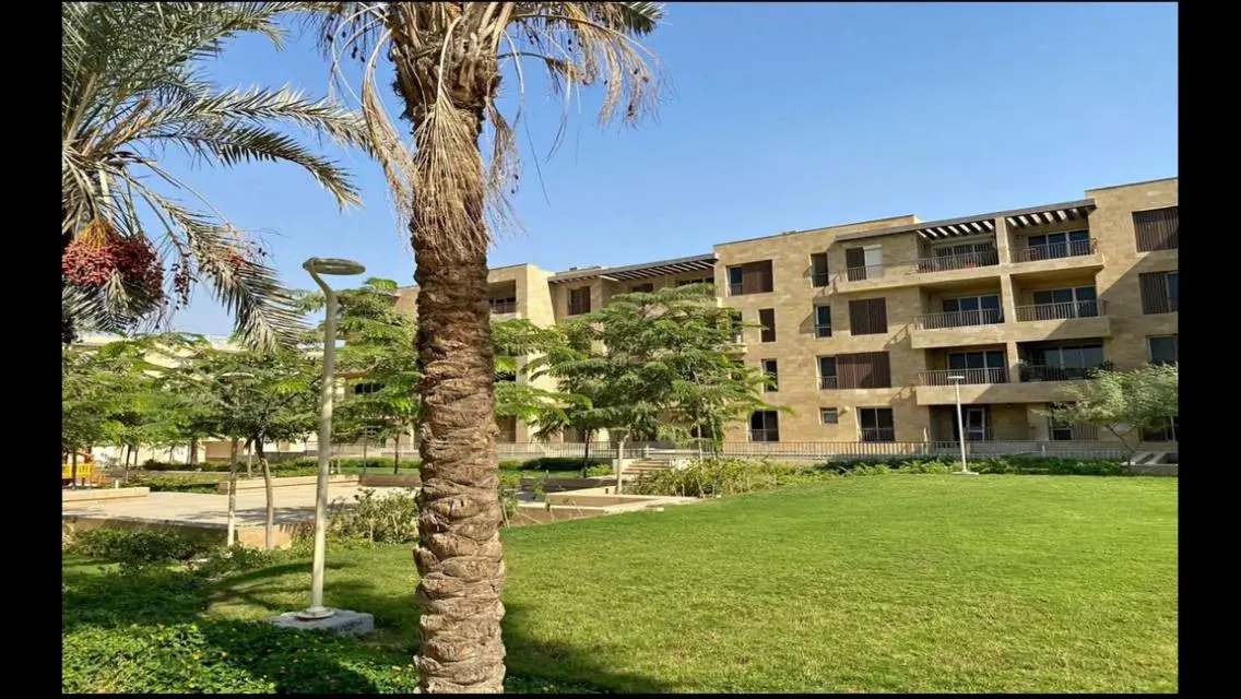 فيلا فاخرة للإيجار بمساحة واسعة مع خدمات مميزة