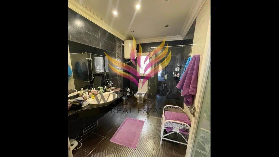 Luxury Apartment for Sale with Landmark View