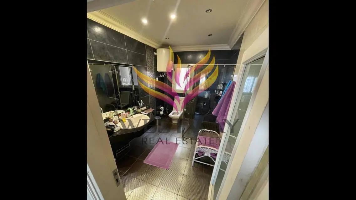 Luxury Apartment for Sale with Landmark View