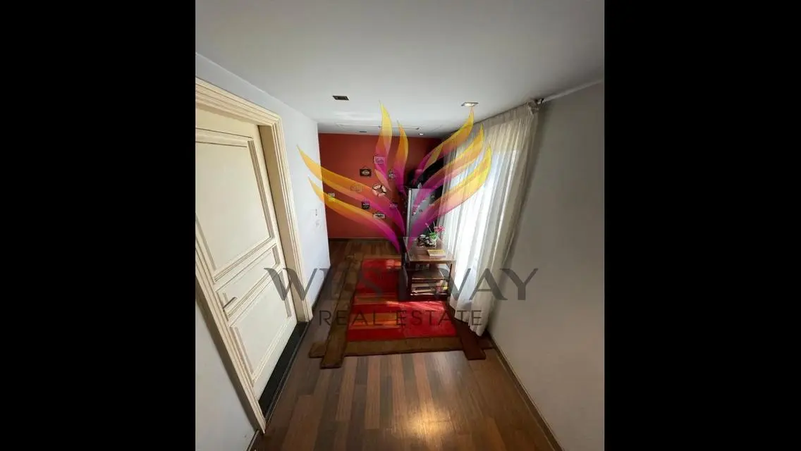 Luxury Apartment for Sale with Landmark View