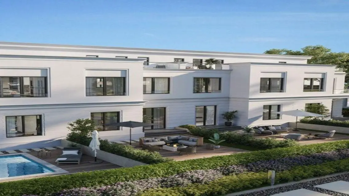 Luxury Apartment for Sale Overlooking Lakes