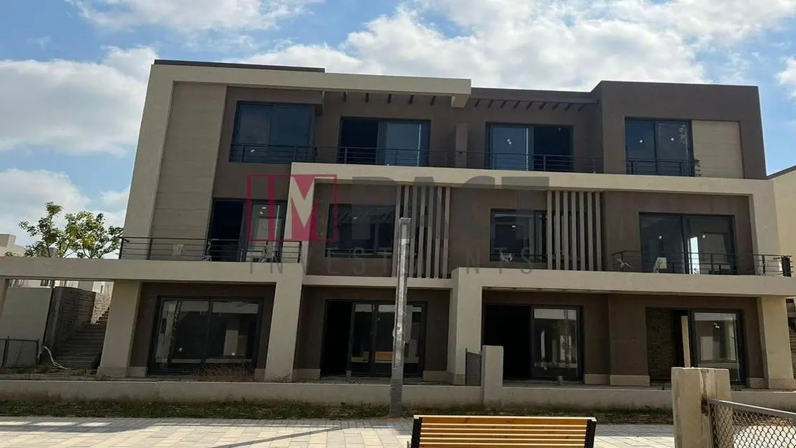 Luxurious Villa for Sale with Private Pool and Garden
