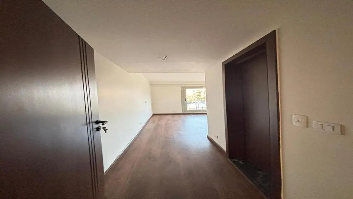 Luxurious Apartment with Shared Pool in the Heart of the City