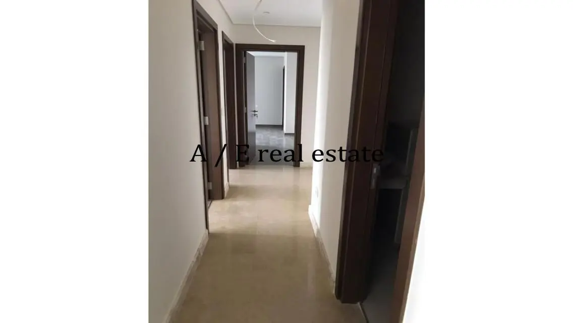 Stunning 169 sqm Apartment with Balcony and Covered Parking