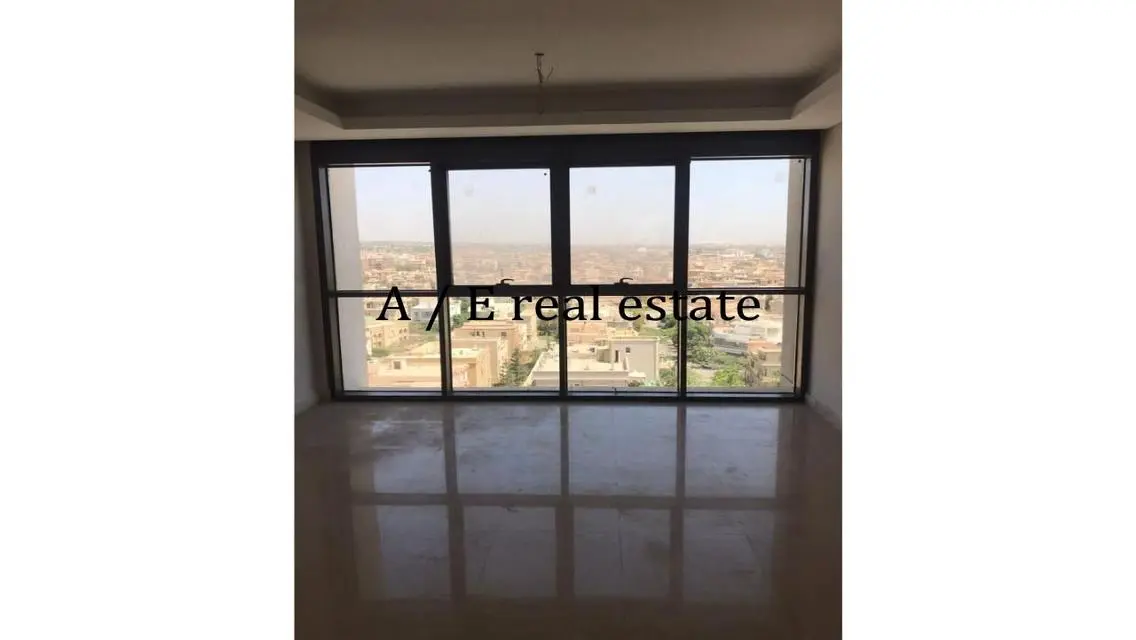 Stunning 169 sqm Apartment with Balcony and Covered Parking