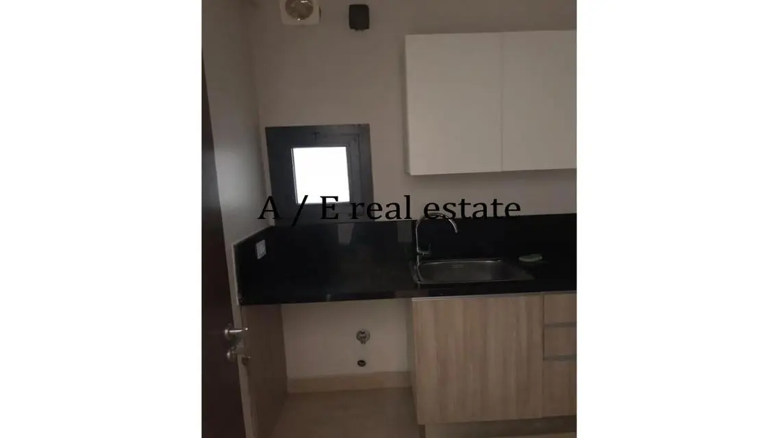 Stunning 169 sqm Apartment with Balcony and Covered Parking