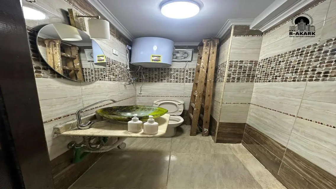 شقة فاخرة بمساحة 200 متر للبيع