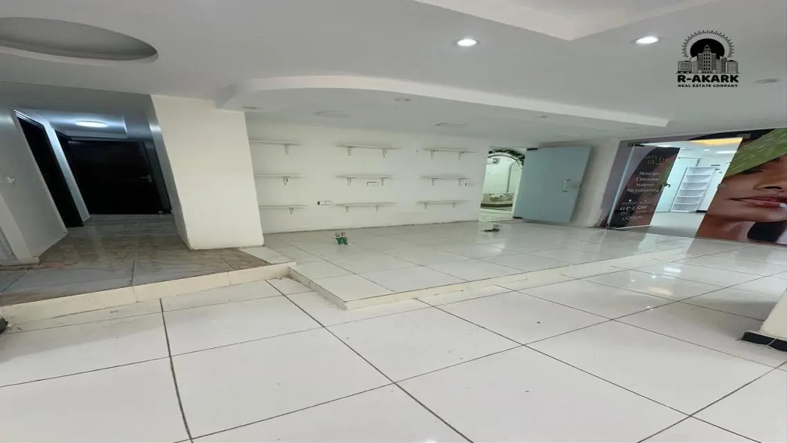 شقة فاخرة بمساحة 200 متر للبيع