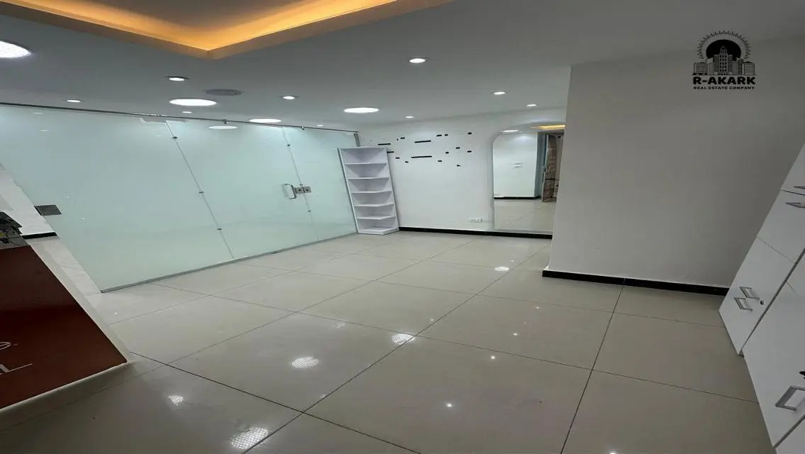شقة فاخرة بمساحة 200 متر للبيع