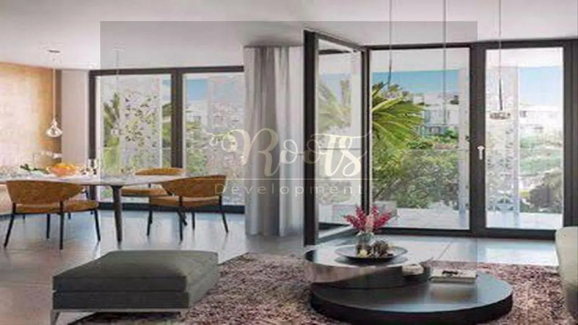 Luxury Apartment with Spacious Balcony