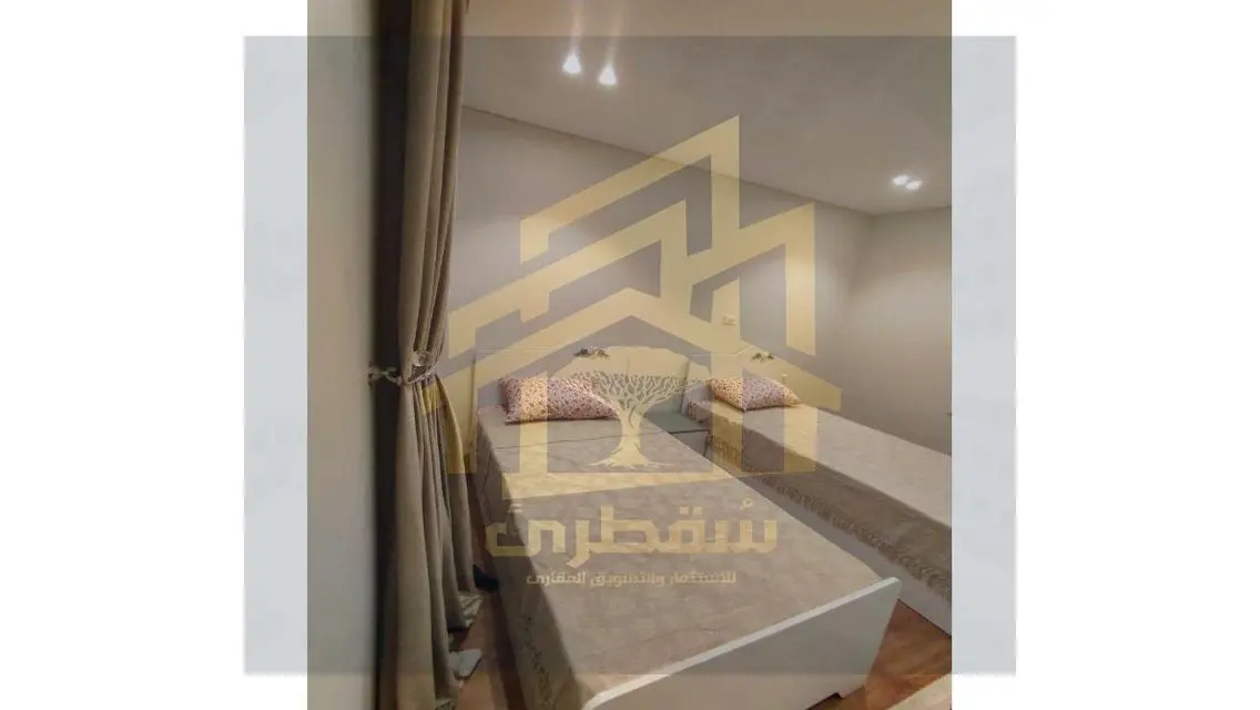 شقة فاخرة للبيع بتكييف مركزي وإطلالة رائعة