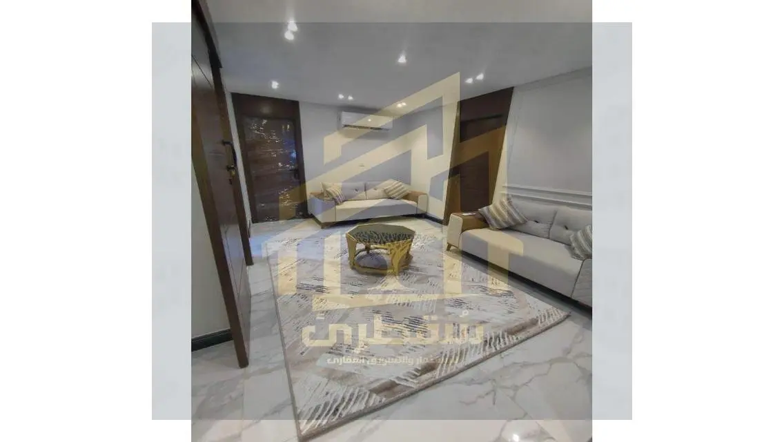 شقة فاخرة للبيع بتكييف مركزي وإطلالة رائعة
