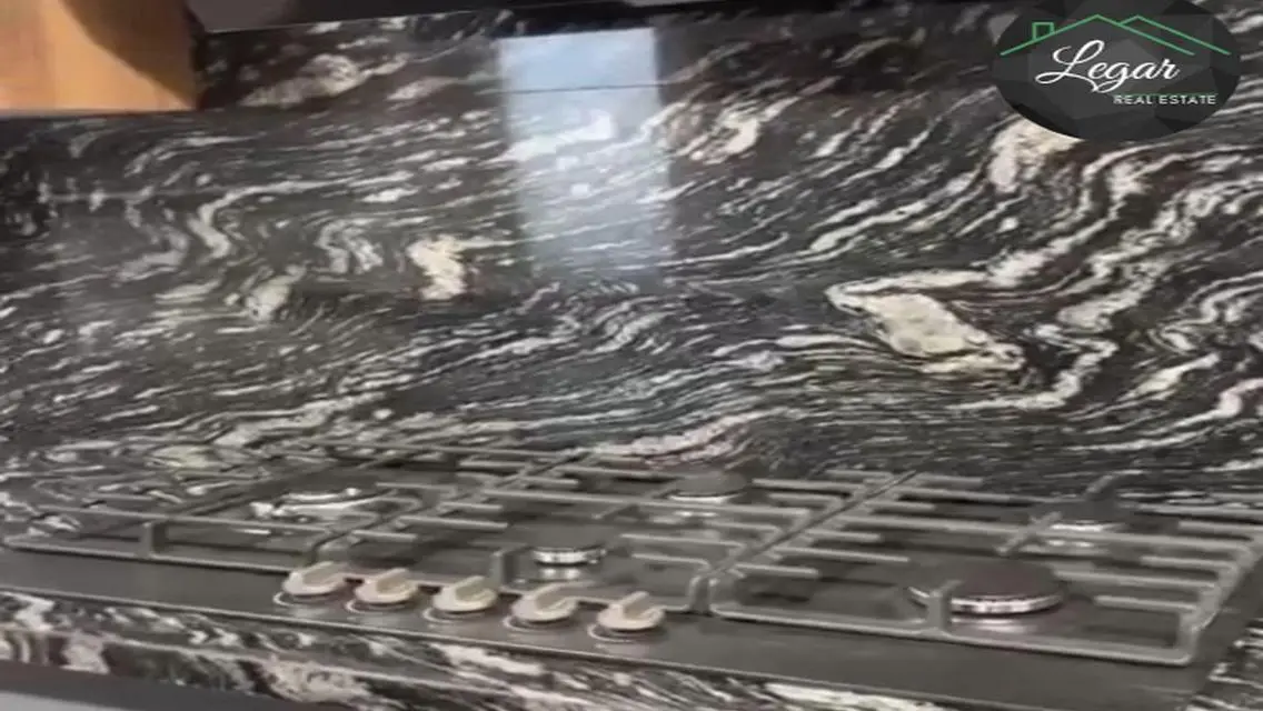فيلا فاخرة في بالم باركس بسعر مغري